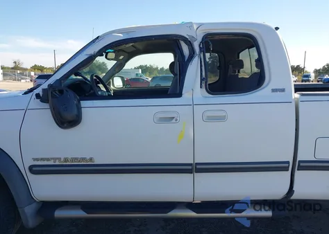 2002 Toyota Tundra Sr5 V8 z USA, uszkodzony, nr VIN 5TBRT34182S298034